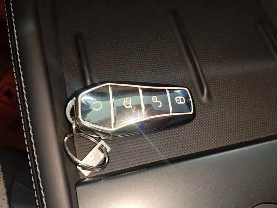BYD Seal 06 DM-i Touring 2025 Model DM-i 150KM Deluxe — миниатюра 28