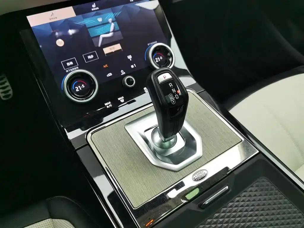 Range Rover Evoque PHEV 2021 Model P300e Luxury Edition — миниатюра 13