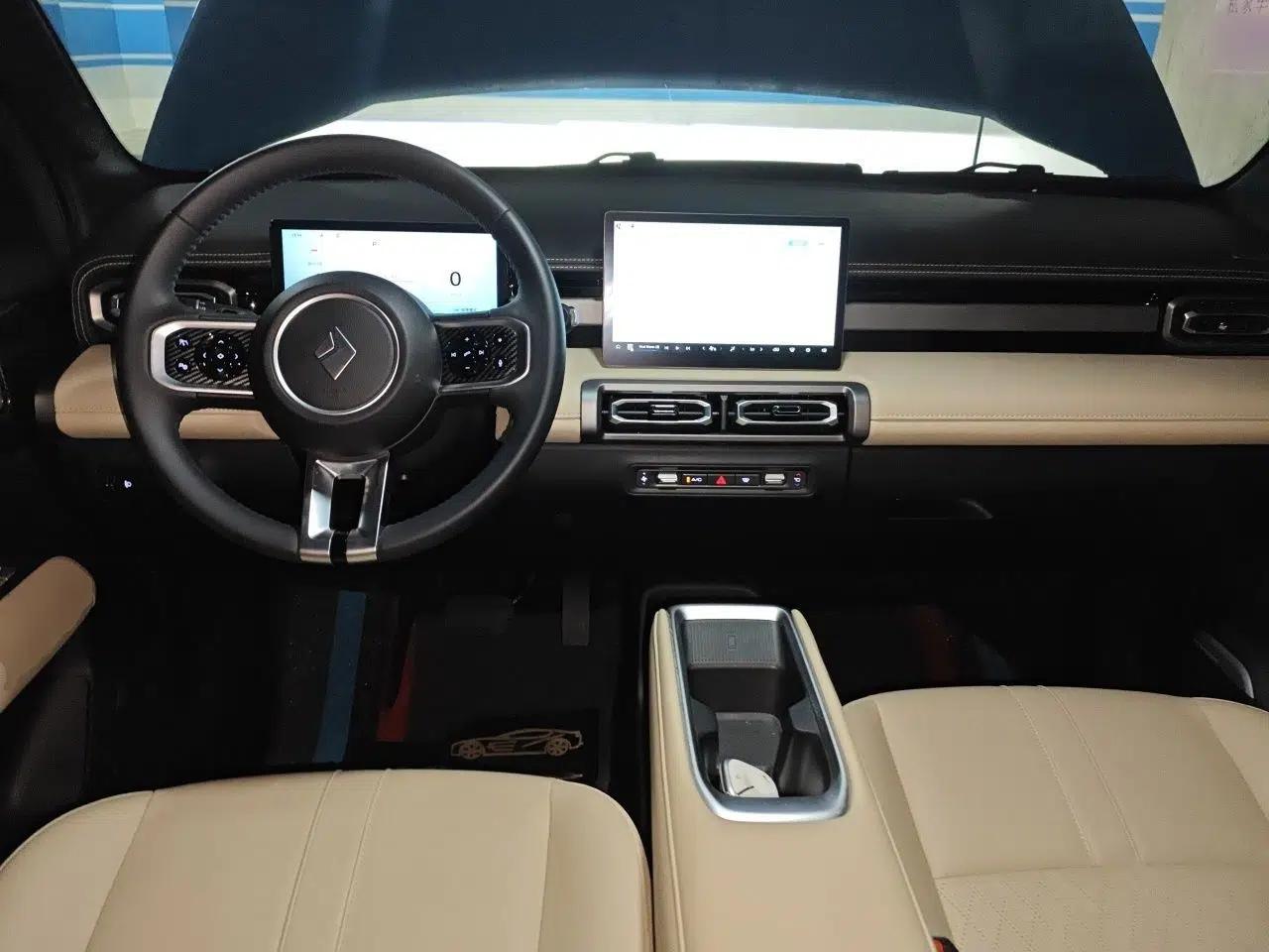 Baojun Spark EUV 2024 Prestige Edition 4 Seats — миниатюра 9