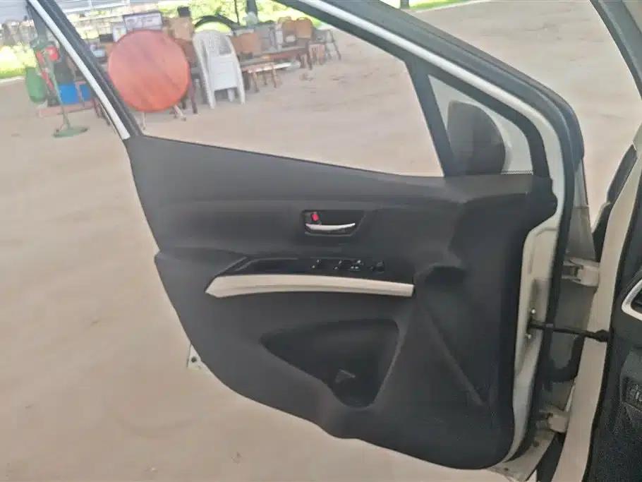 Vitara 2015 1.6L CVT 2WD Elite — миниатюра 7