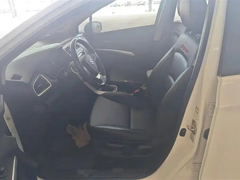 Vitara 2015 1.6L CVT 2WD Elite — миниатюра 9