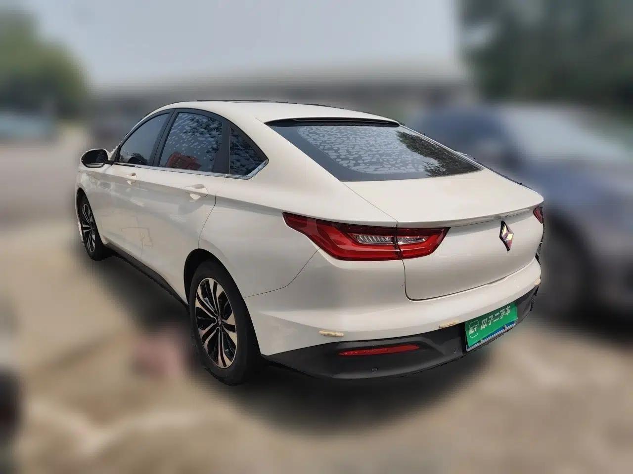 Baojun RC-6 2019 1.5T CVT 24-Hour Online Prestige Edition — миниатюра 4
