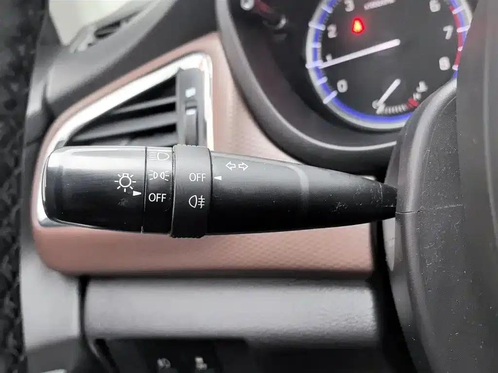 Xiaotu 2017 1.6L CVT 2WD Urban Progressive Edition — миниатюра 21