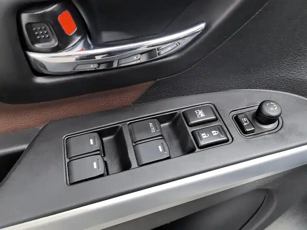 Xiaotu 2017 1.6L CVT 2WD Urban Progressive Edition — миниатюра 9