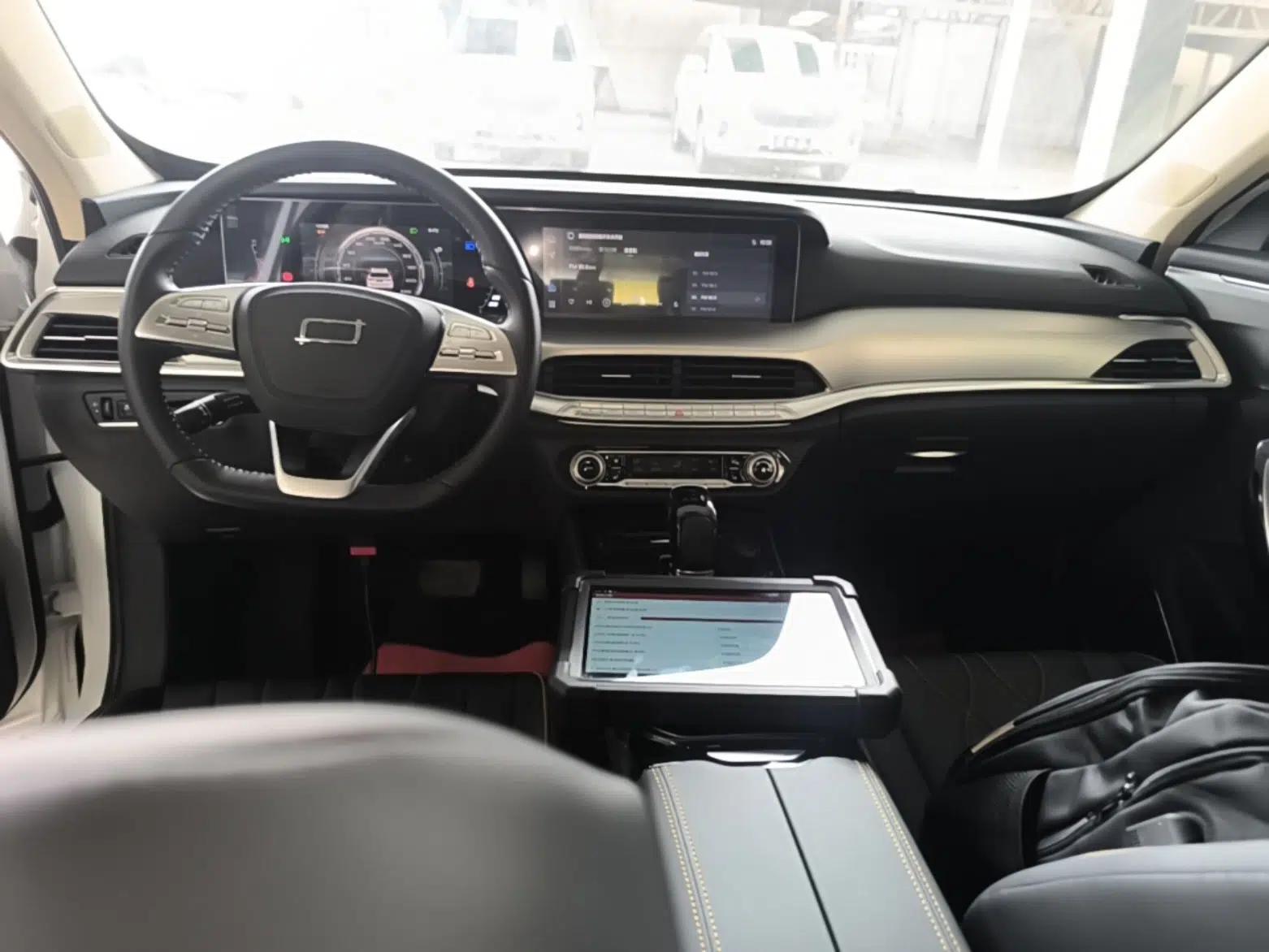 Bestune T77 2023 1.5T Automatic Luxury Model — миниатюра 12