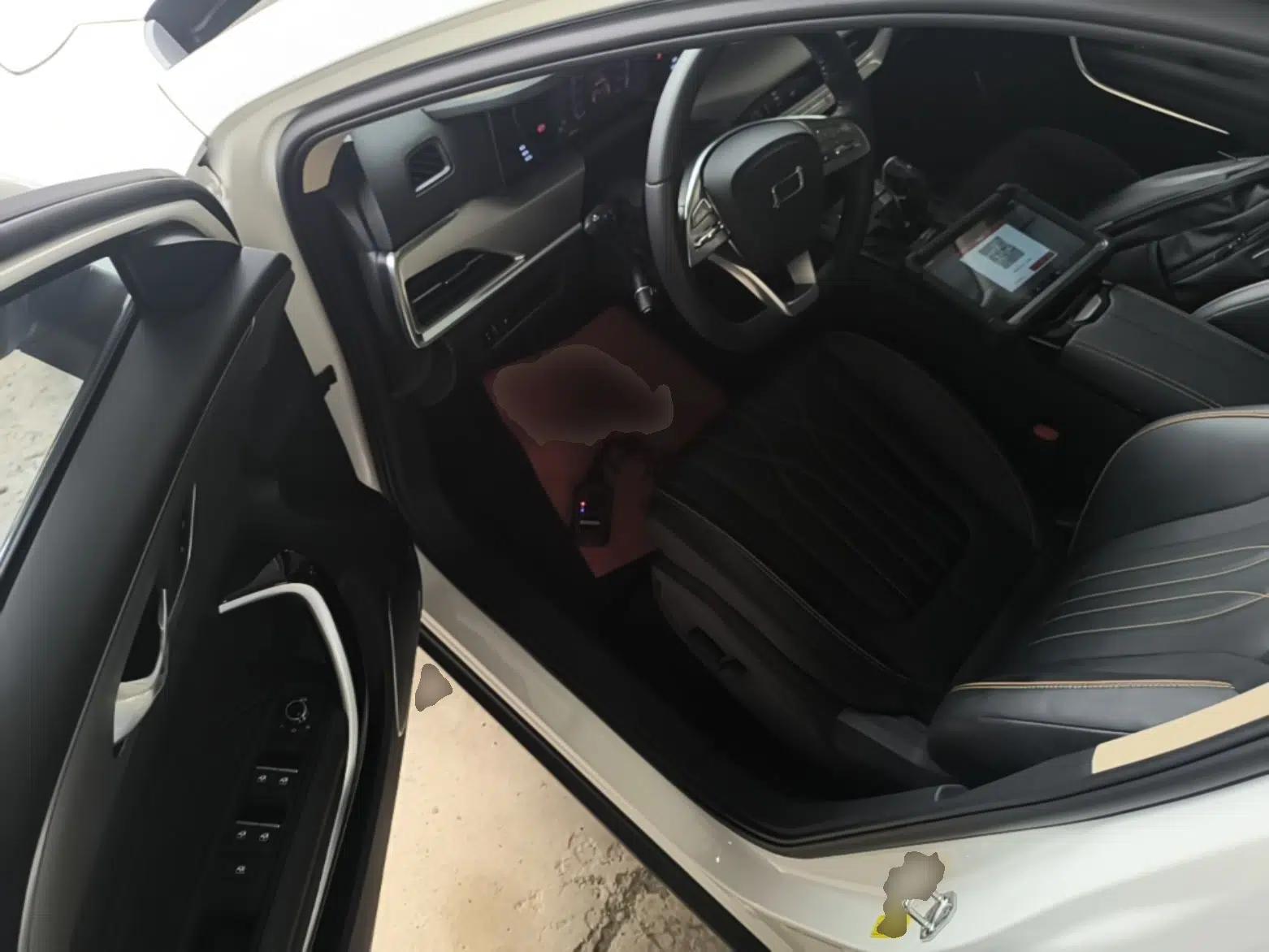 Bestune T77 2023 1.5T Automatic Luxury Model — миниатюра 18