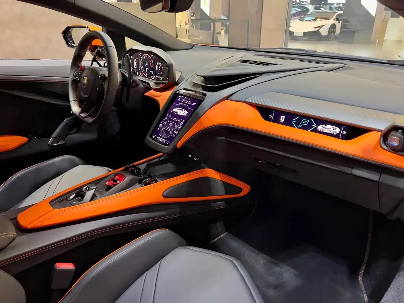 Revuelto 2023 6.5L PHEV Standard Edition — миниатюра 15