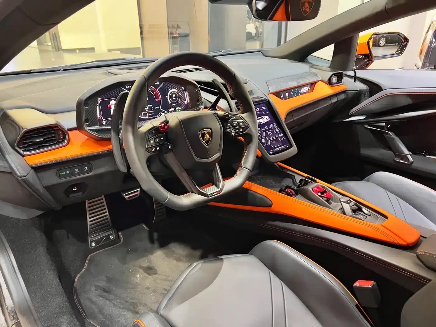 Revuelto 2023 6.5L PHEV Standard Edition — миниатюра 7