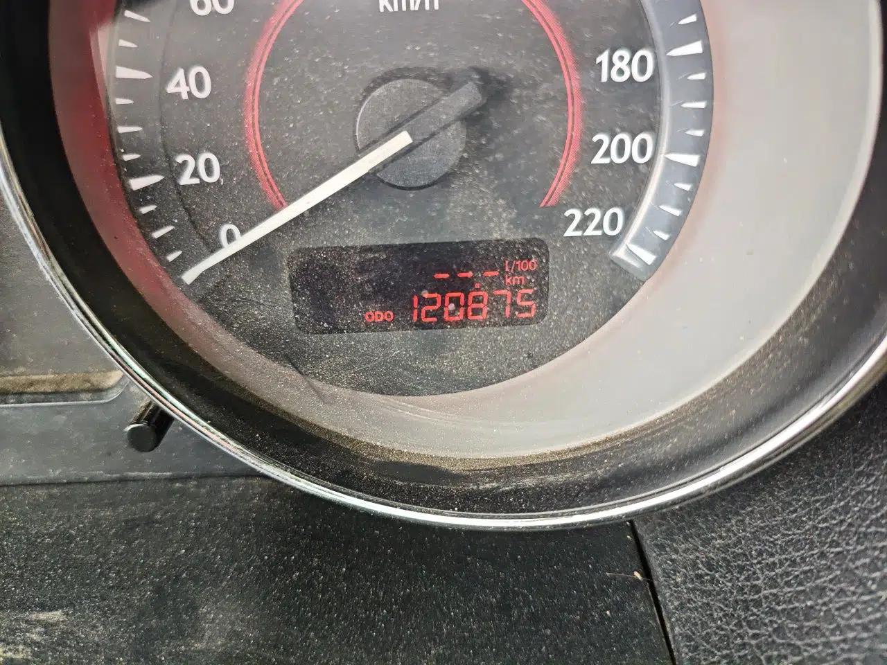 Bestune B50 2013 1.6L manual Comfort trim level — миниатюра 12