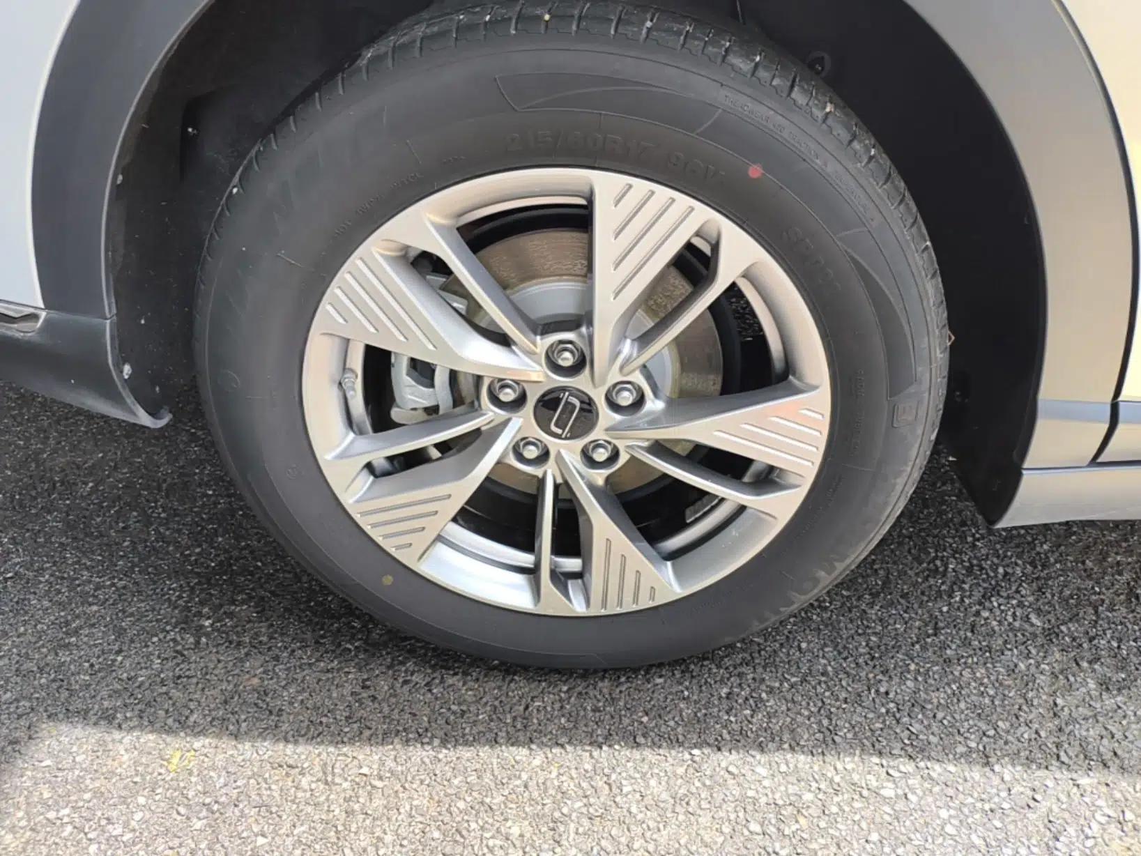 Bestune Yueyi 03 2025 565km Enjoy Edition — миниатюра 11