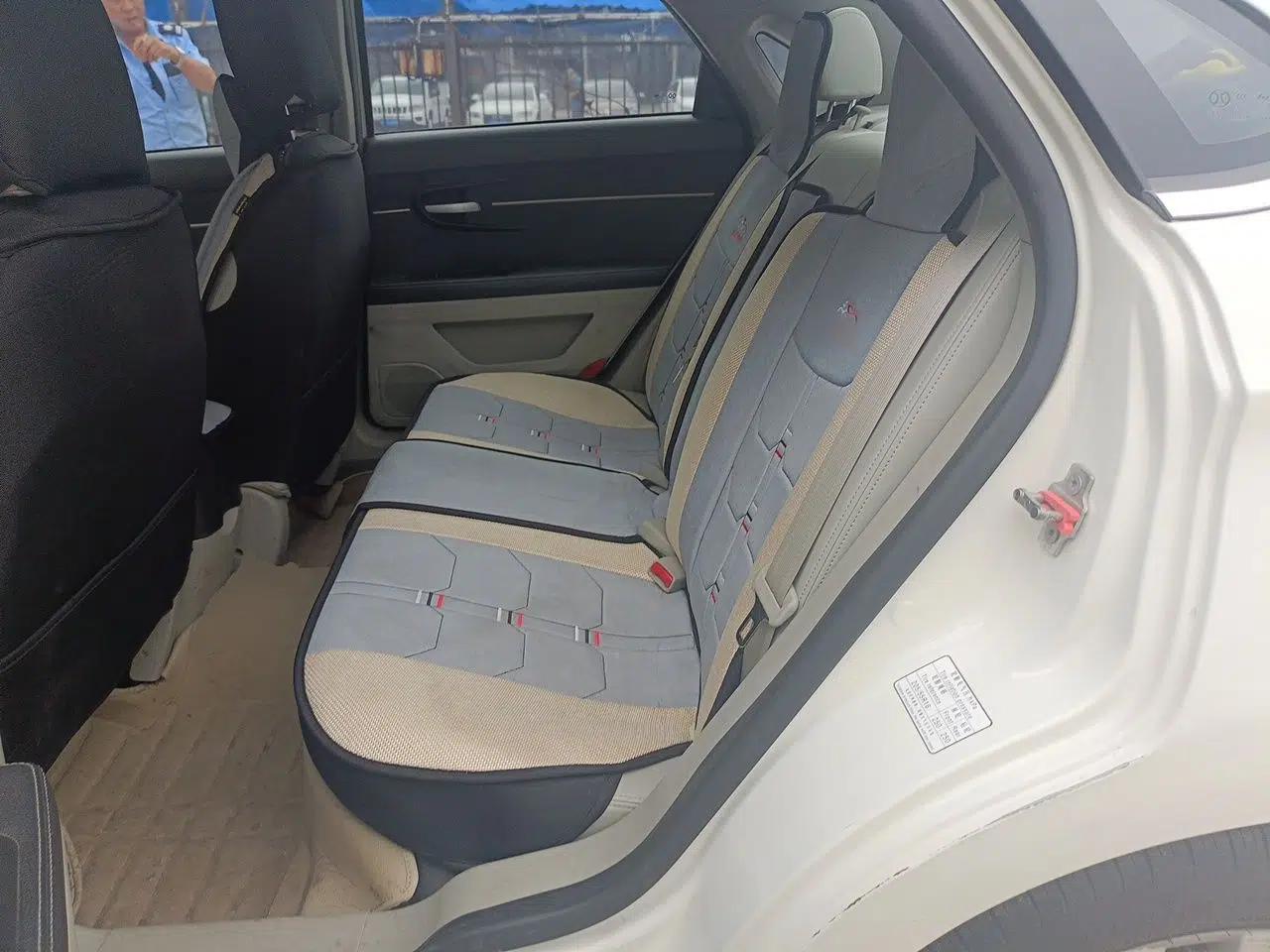 BAIC Senova D50 2016 1.5L Manual Elite Edition — миниатюра 17