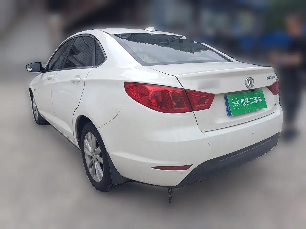 BAIC Senova D50 2016 1.5L Manual Elite Edition — миниатюра 4