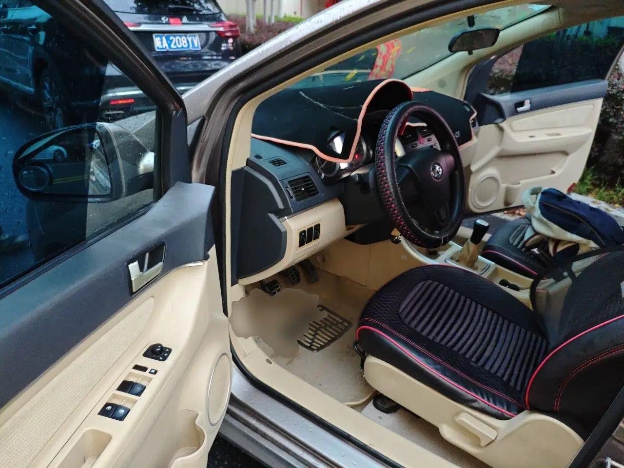 BAIC E Series 2013 Sedan 1.3L Manual Lotte Edition — миниатюра 16