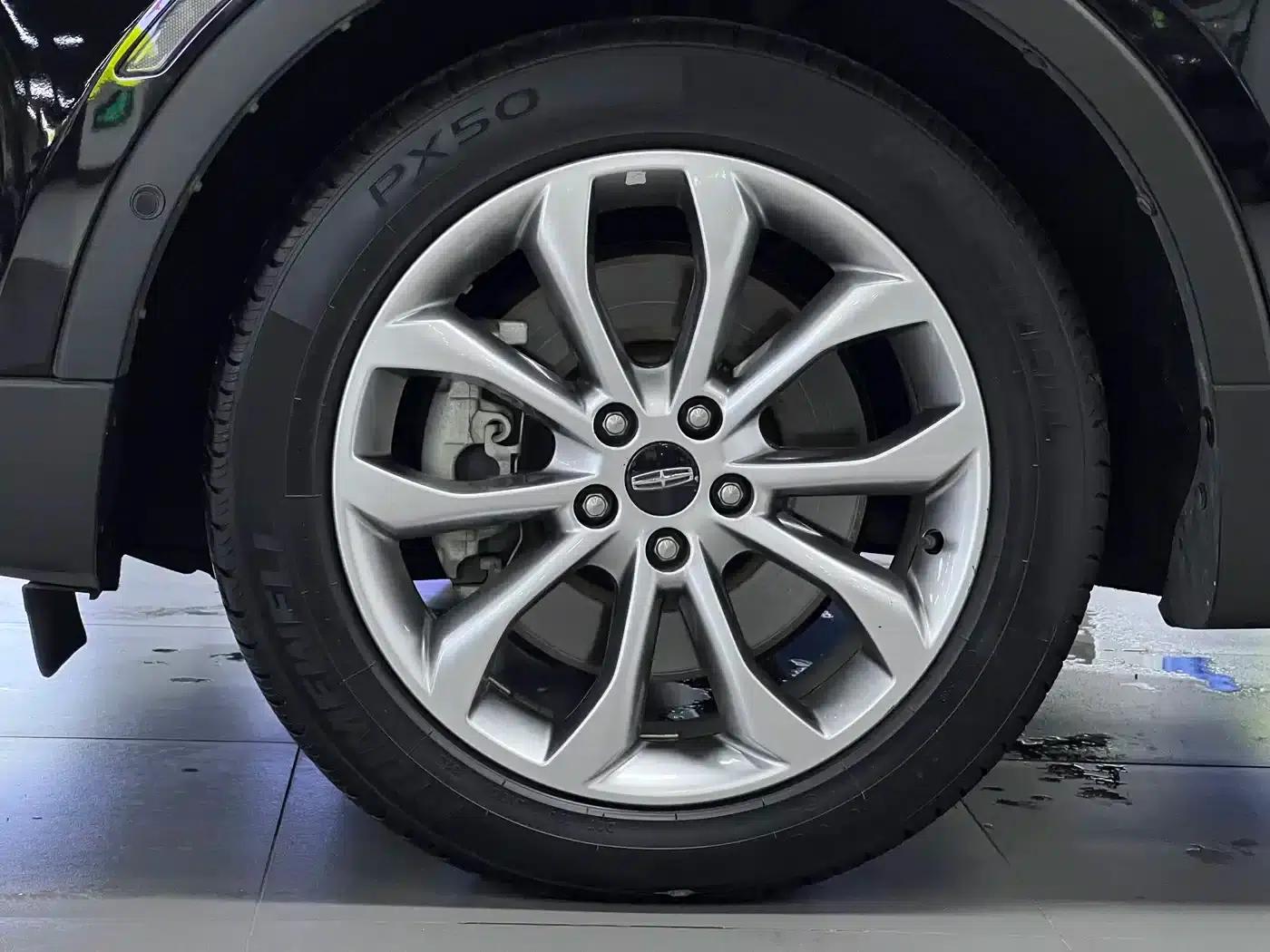 Lincoln MKC 2017 2.0T AWD Premium Edition — миниатюра 12
