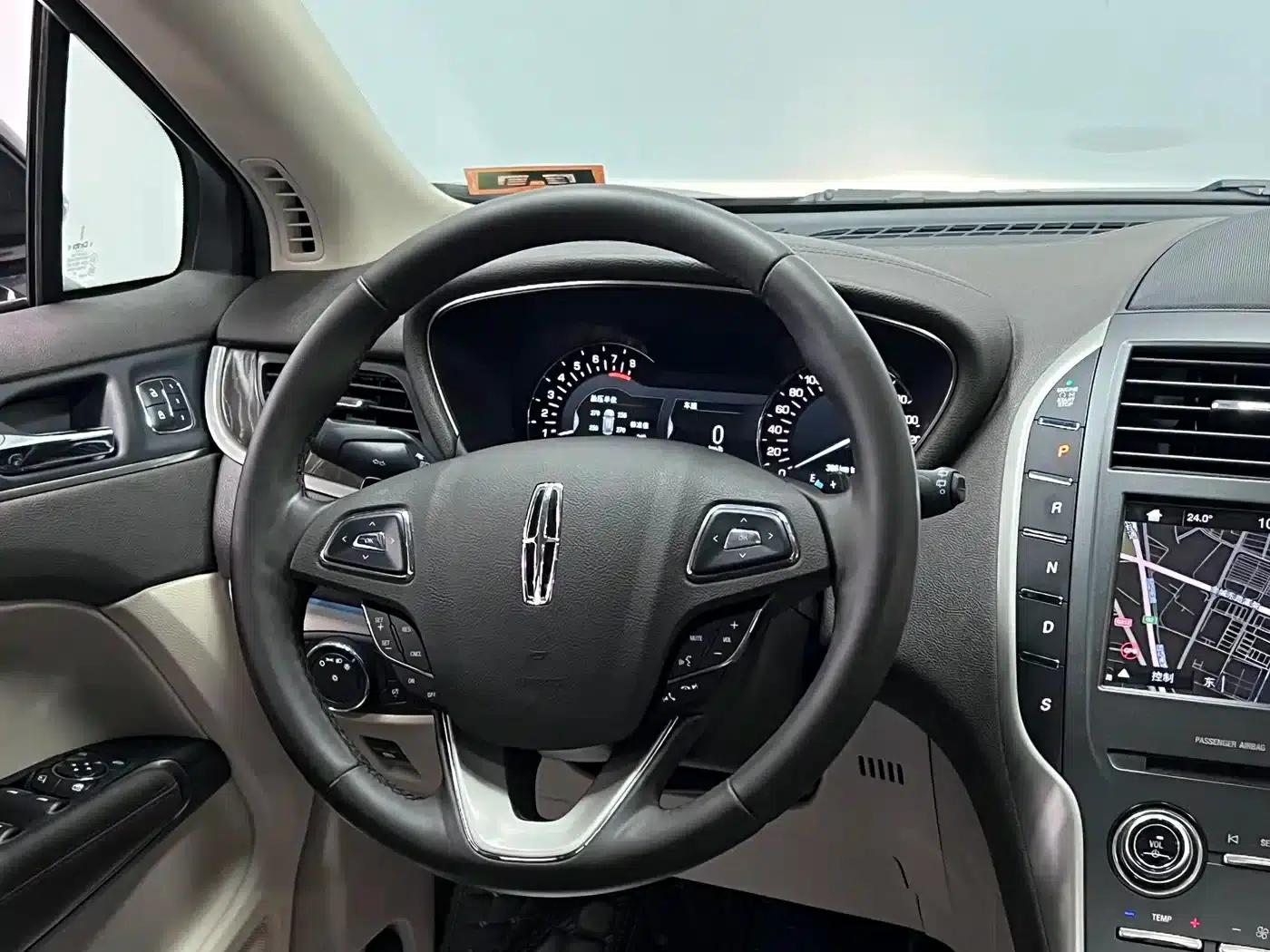 Lincoln MKC 2017 2.0T AWD Premium Edition — миниатюра 18