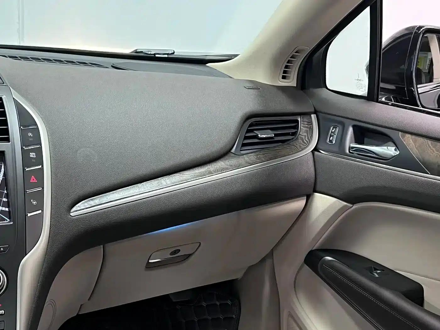 Lincoln MKC 2017 2.0T AWD Premium Edition — миниатюра 20