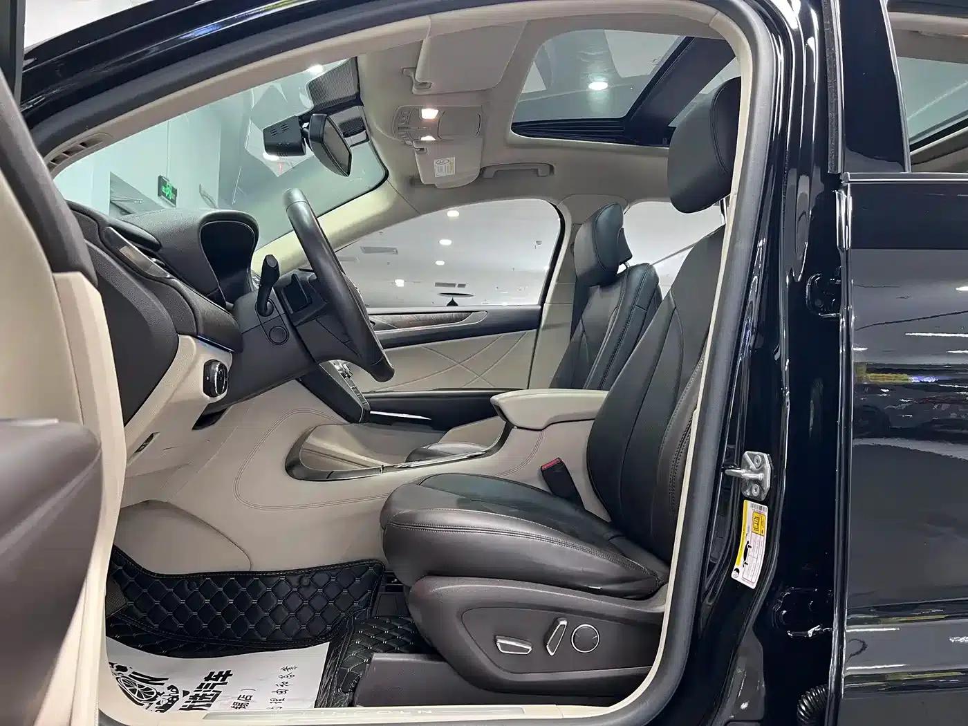 Lincoln MKC 2017 2.0T AWD Premium Edition — миниатюра 22