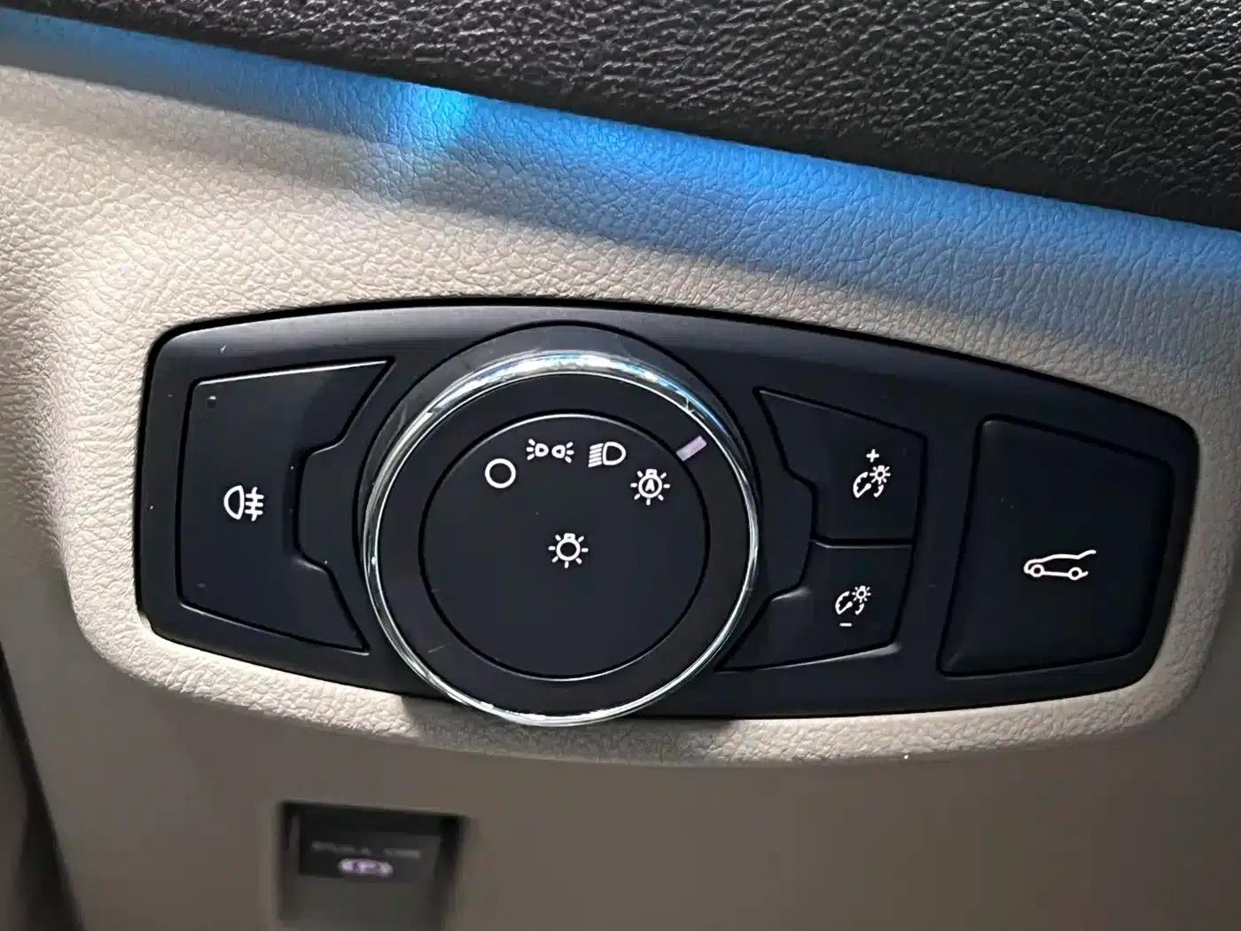 Lincoln MKC 2017 2.0T AWD Premium Edition — миниатюра 36