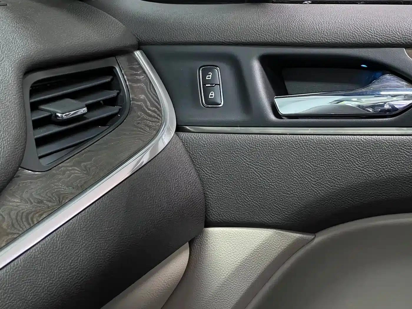 Lincoln MKC 2017 2.0T AWD Premium Edition — миниатюра 37