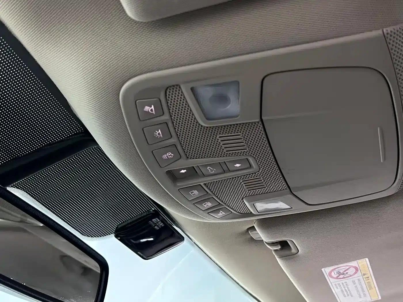 Lincoln MKC 2017 2.0T AWD Premium Edition — миниатюра 38