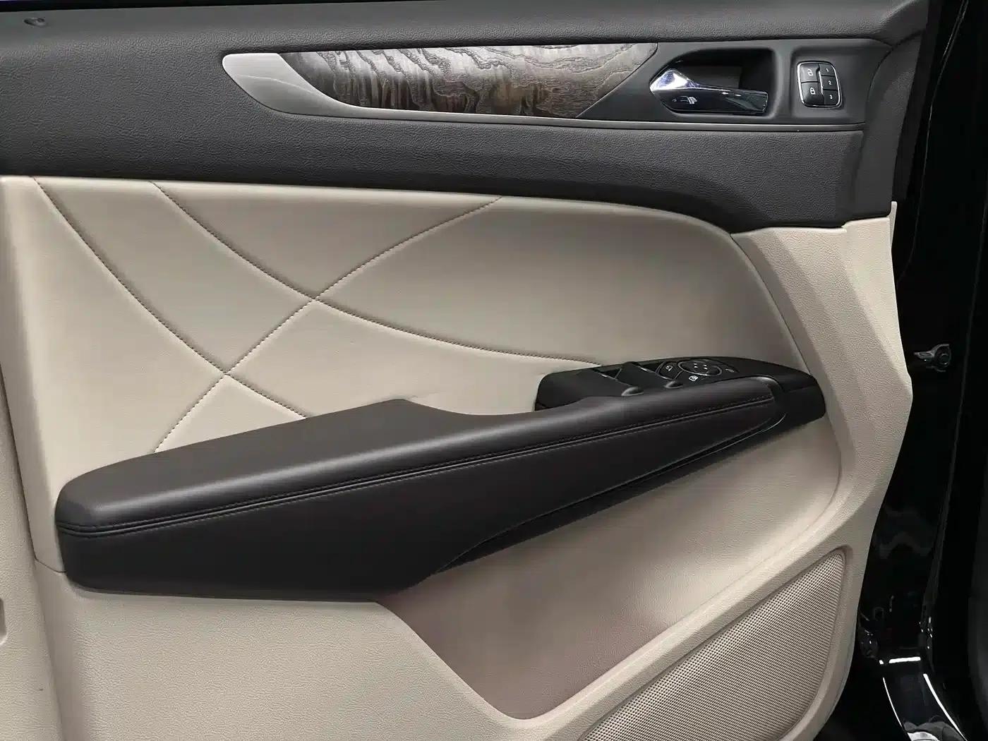 Lincoln MKC 2017 2.0T AWD Premium Edition — миниатюра 43