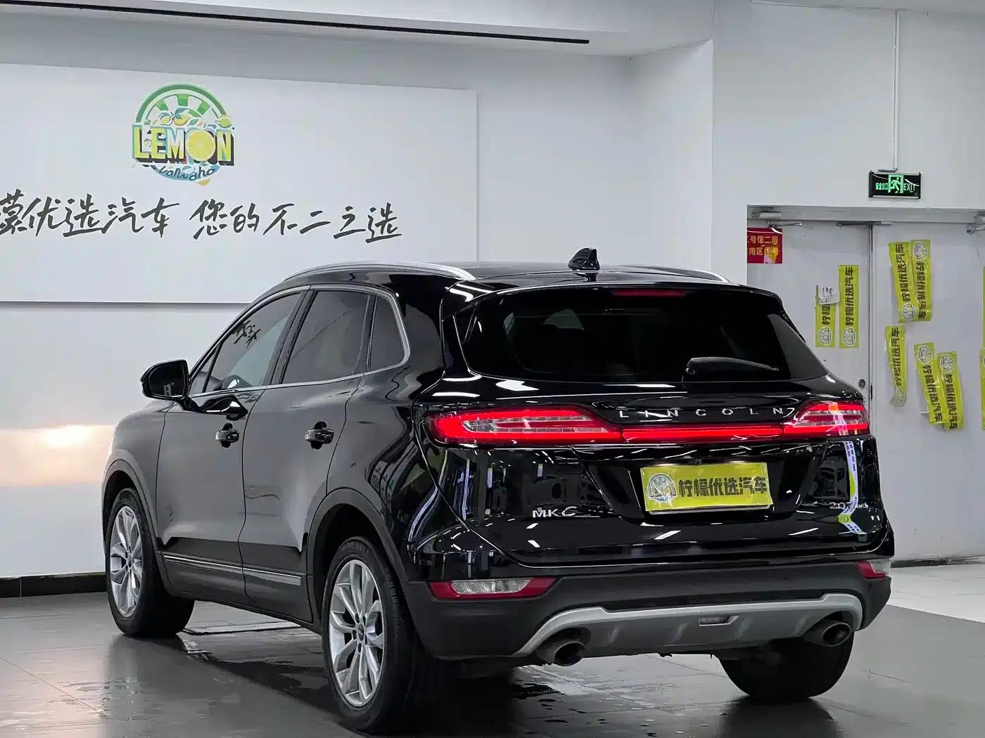 Lincoln MKC 2017 2.0T AWD Premium Edition — миниатюра 7