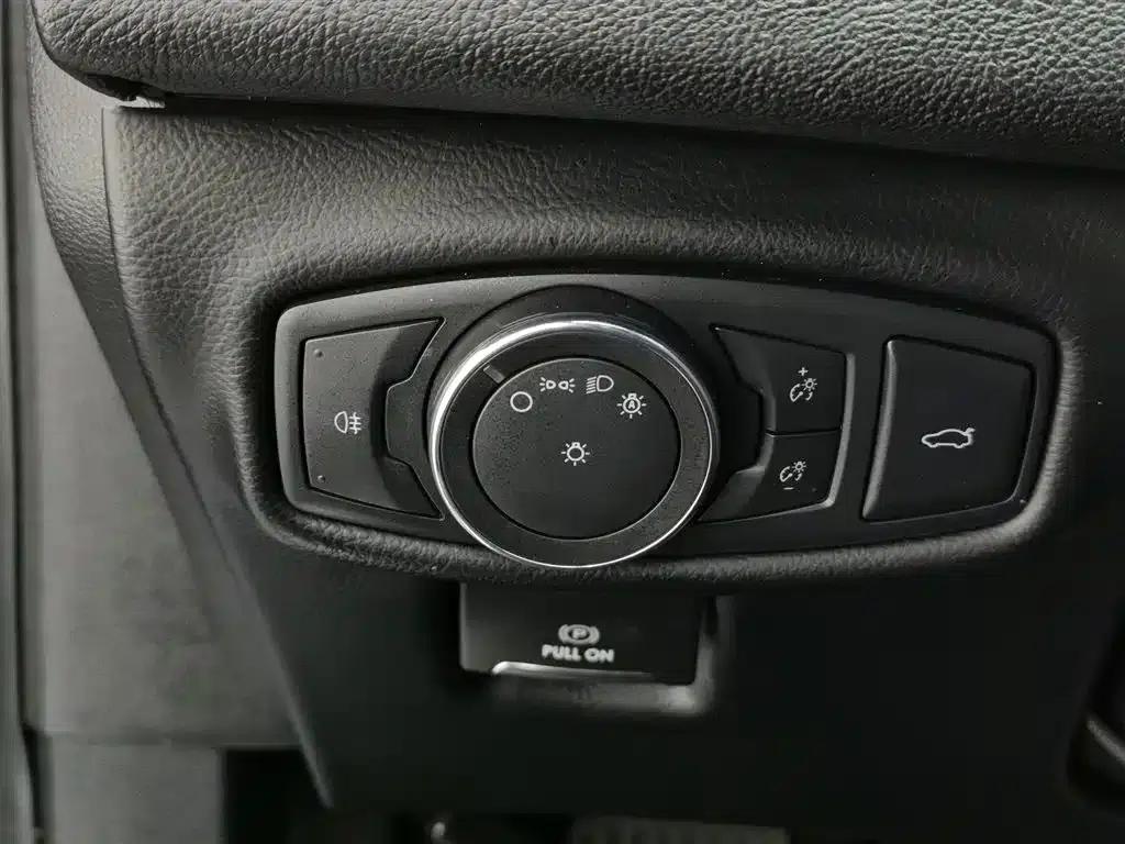 Lincoln MKZ 2018 2.0T Premium Edition — миниатюра 21