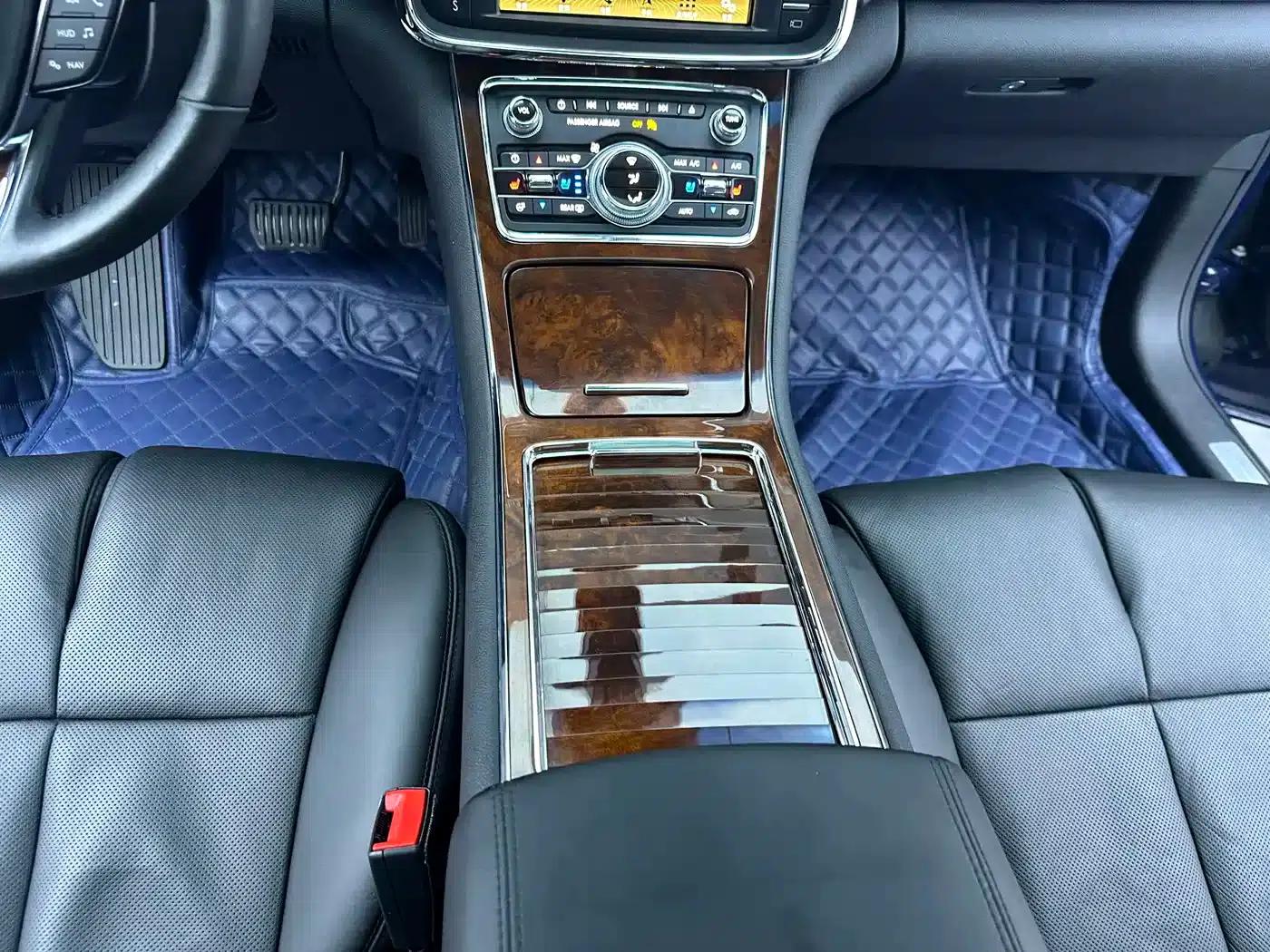 Lincoln Continental 2017 2.0T Two-Wheel Drive Premium Edition — миниатюра 17