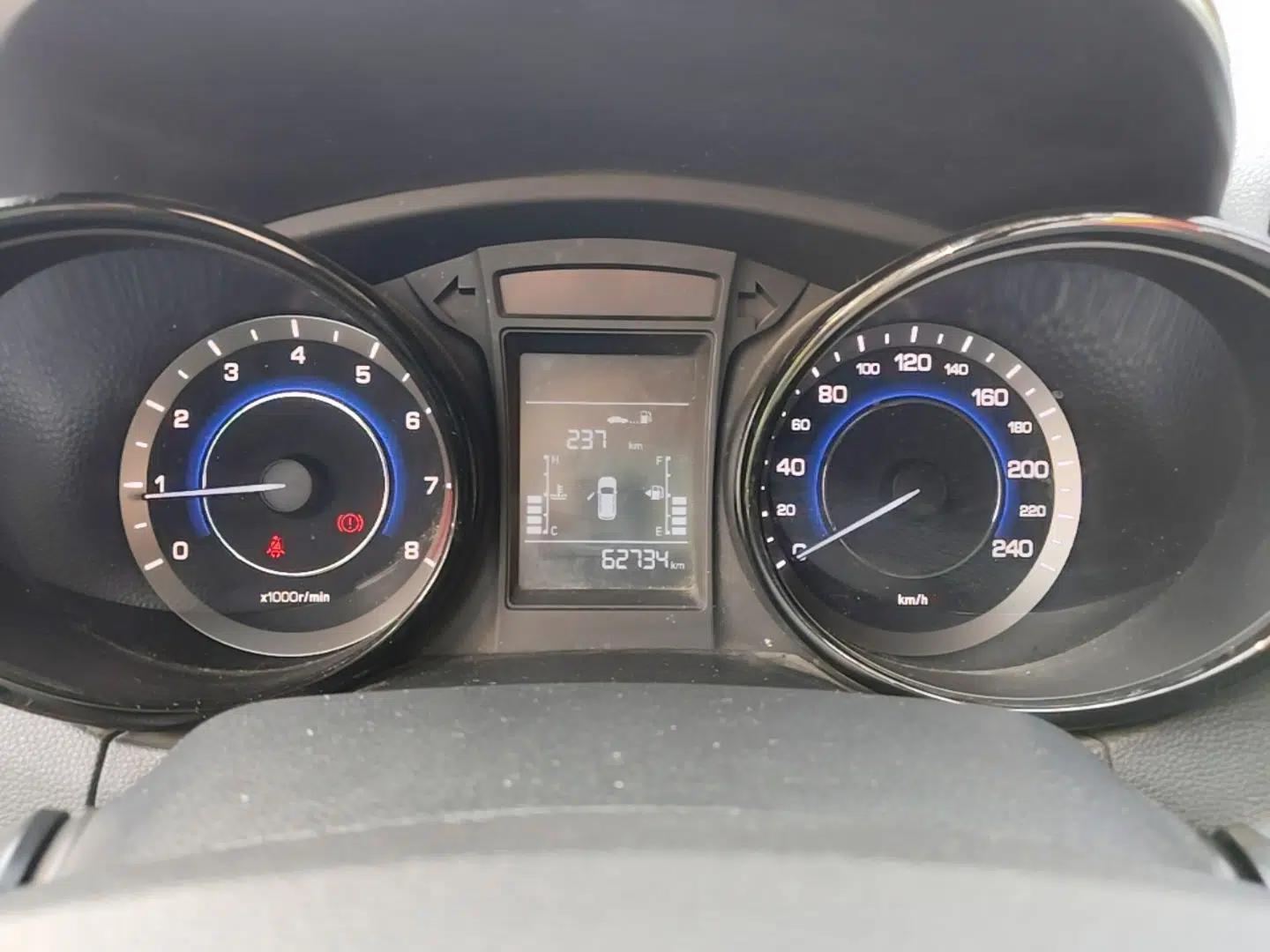 CHANGAN CS15 2016 1.5L Manual Fashion Edition — миниатюра 19