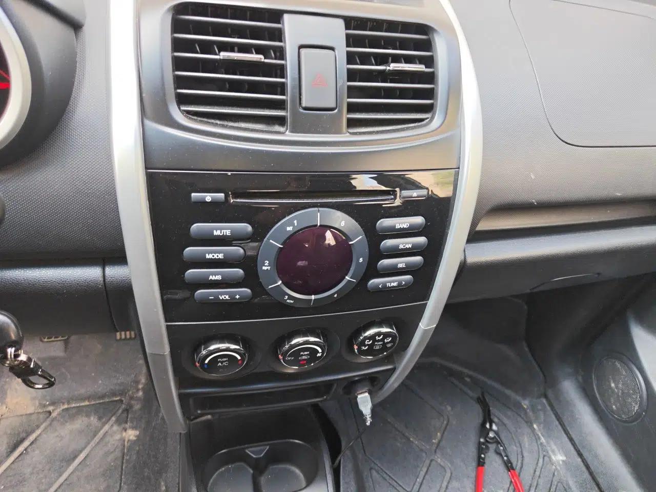 CHANGAN CX20 2014 1.4L Manual Sport Edition China V Standard — миниатюра 13