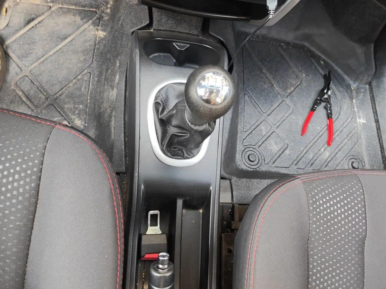 CHANGAN CX20 2014 1.4L Manual Sport Edition China V Standard — миниатюра 14