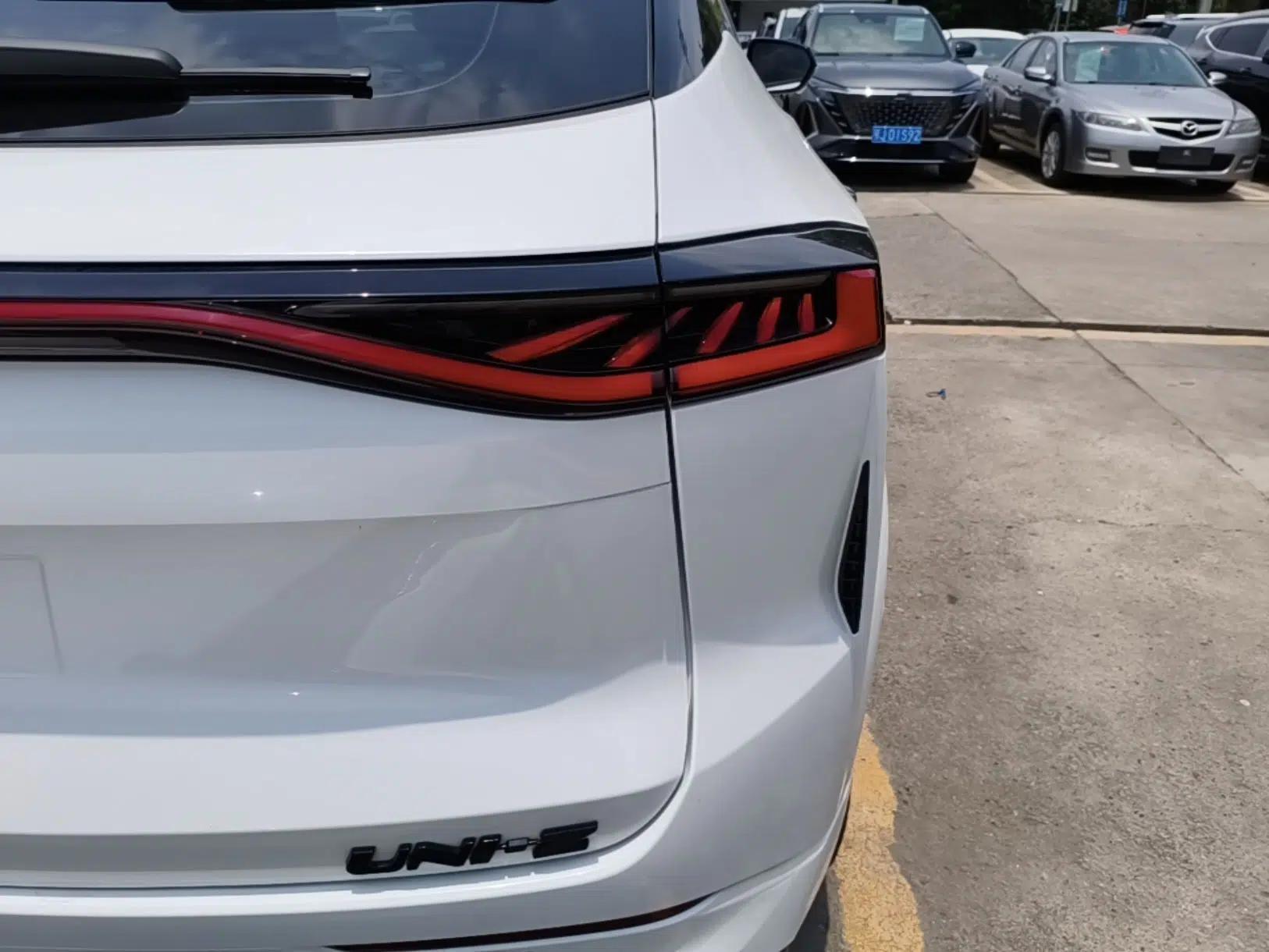 CHANGAN UNI-Z 2025 1.5T Premium Edition — миниатюра 9