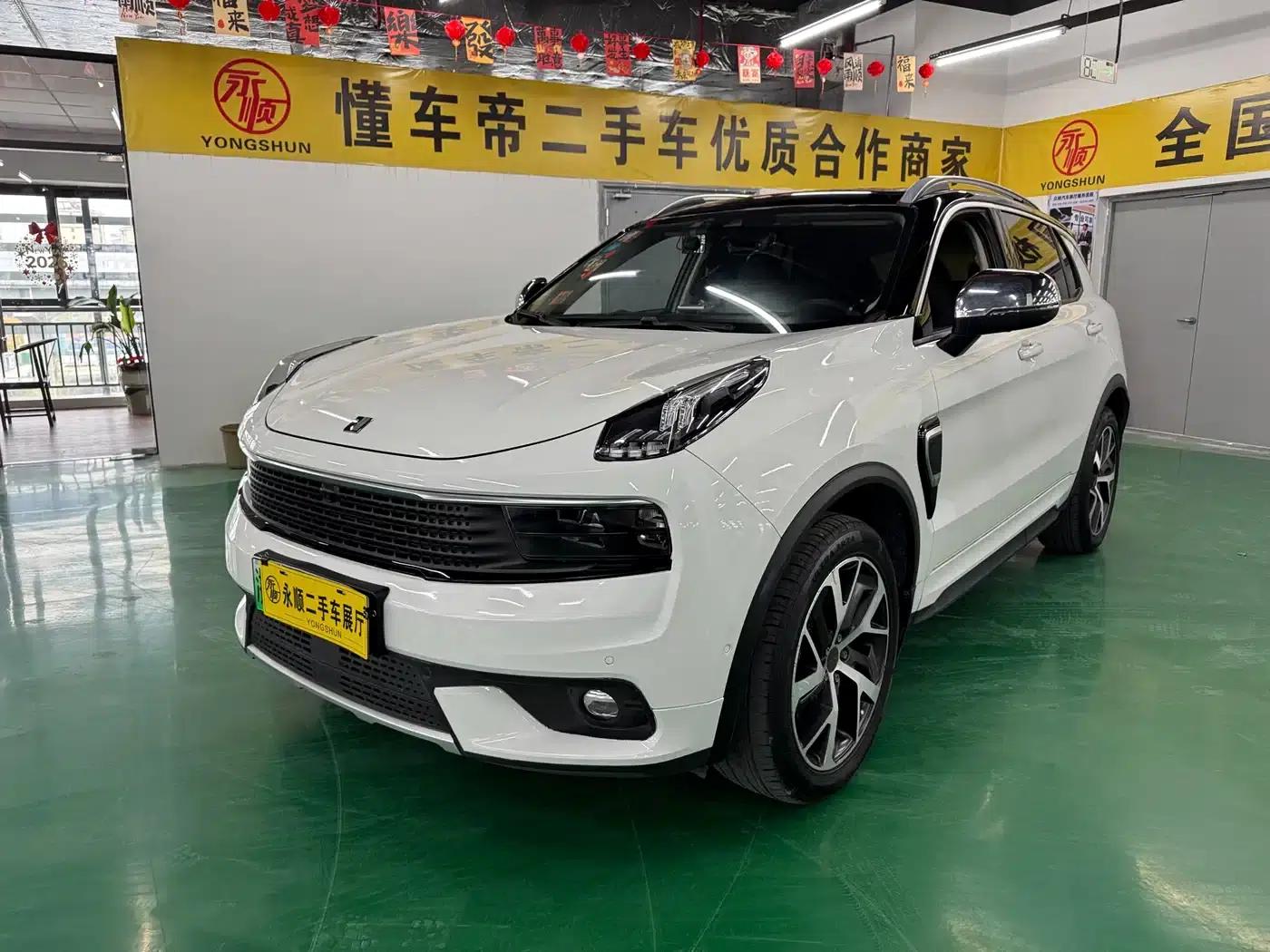 Lynk & Co 01 EM-P 2018 1.5T PHEV Pro (National V Emission Standard) — миниатюра 1