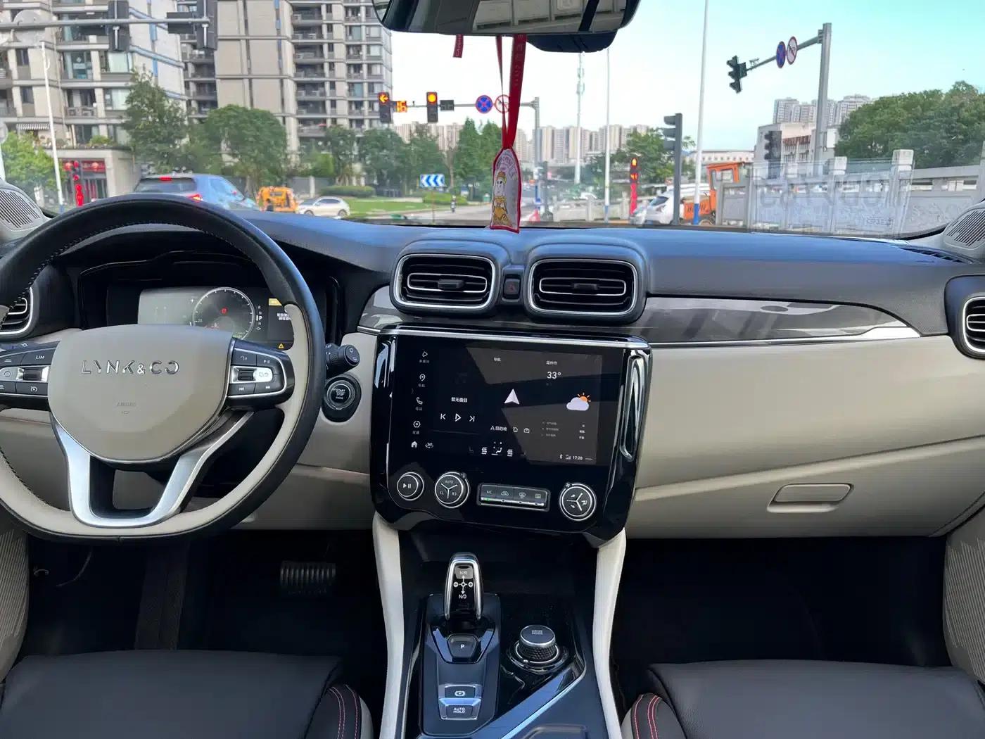 Lynk & Co 02 PHEV 2019 1.5T Pro — миниатюра 11