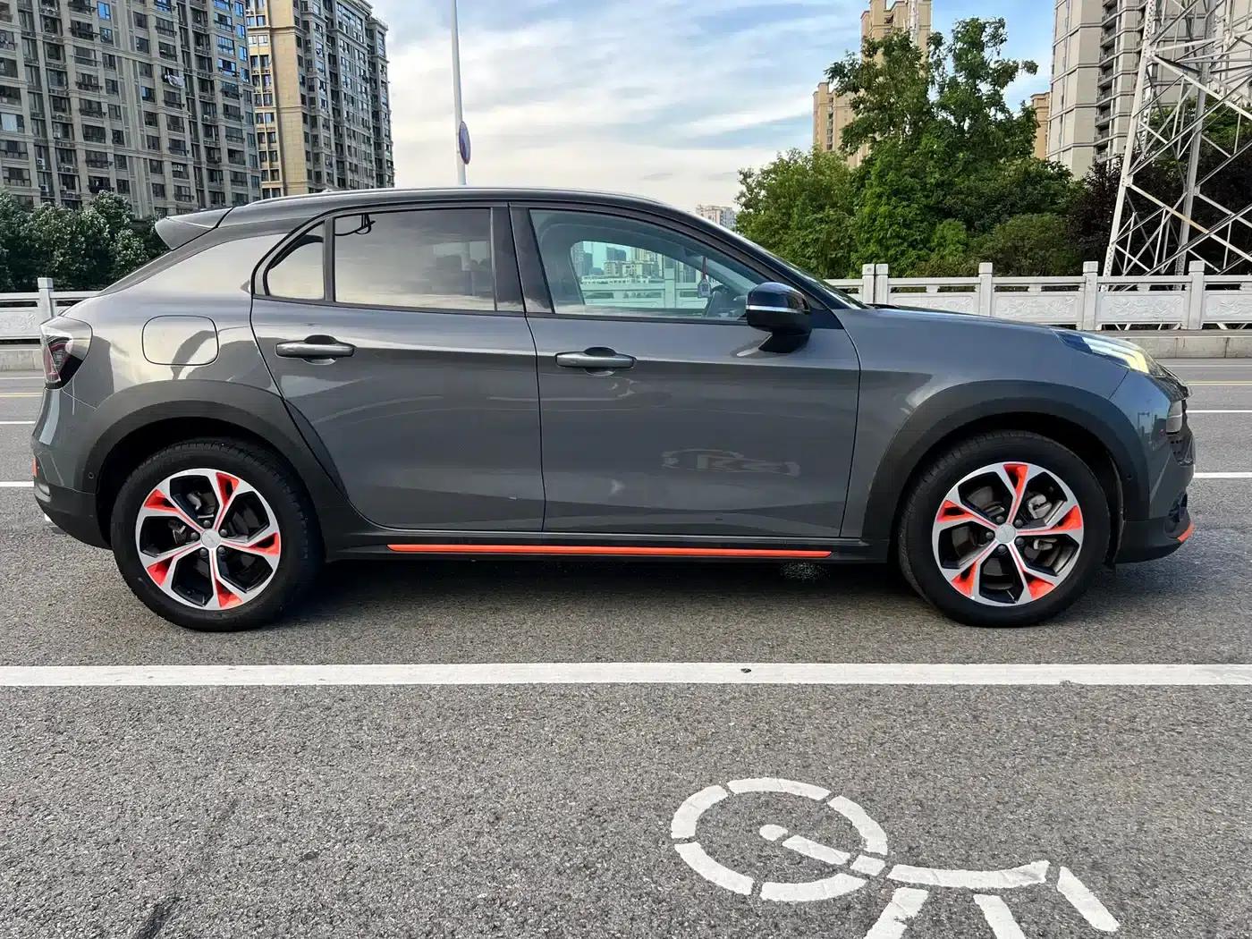 Lynk & Co 02 PHEV 2019 1.5T Pro — миниатюра 4
