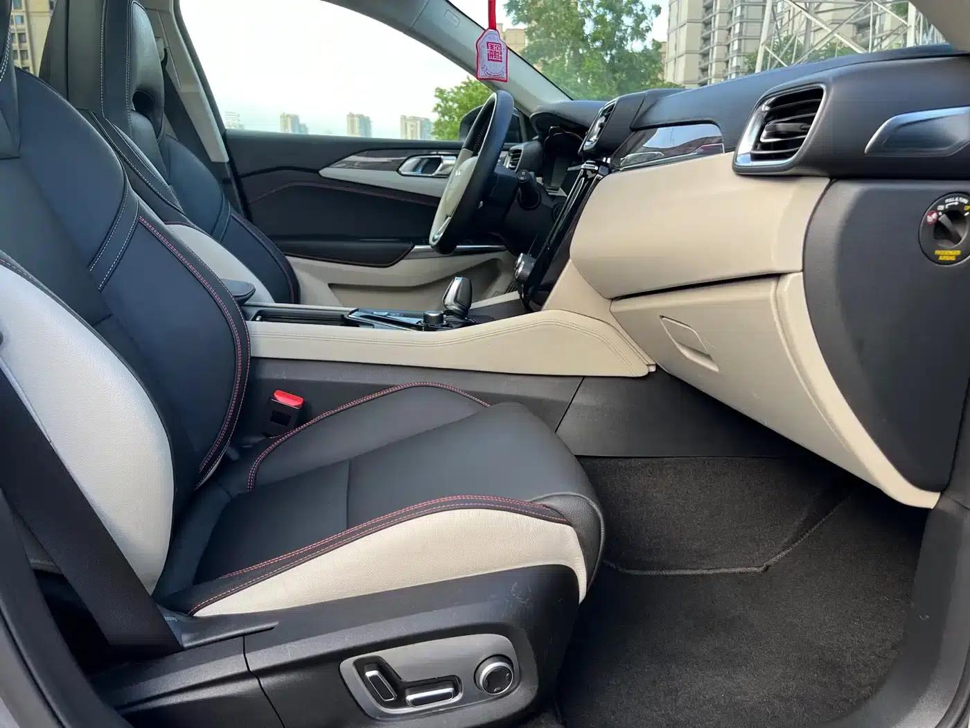 Lynk & Co 02 PHEV 2019 1.5T Pro — миниатюра 9