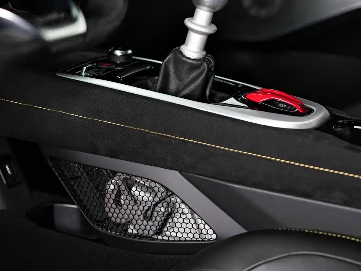 2022 EMIRA 3.5T V6 Manual First Edition — миниатюра 15