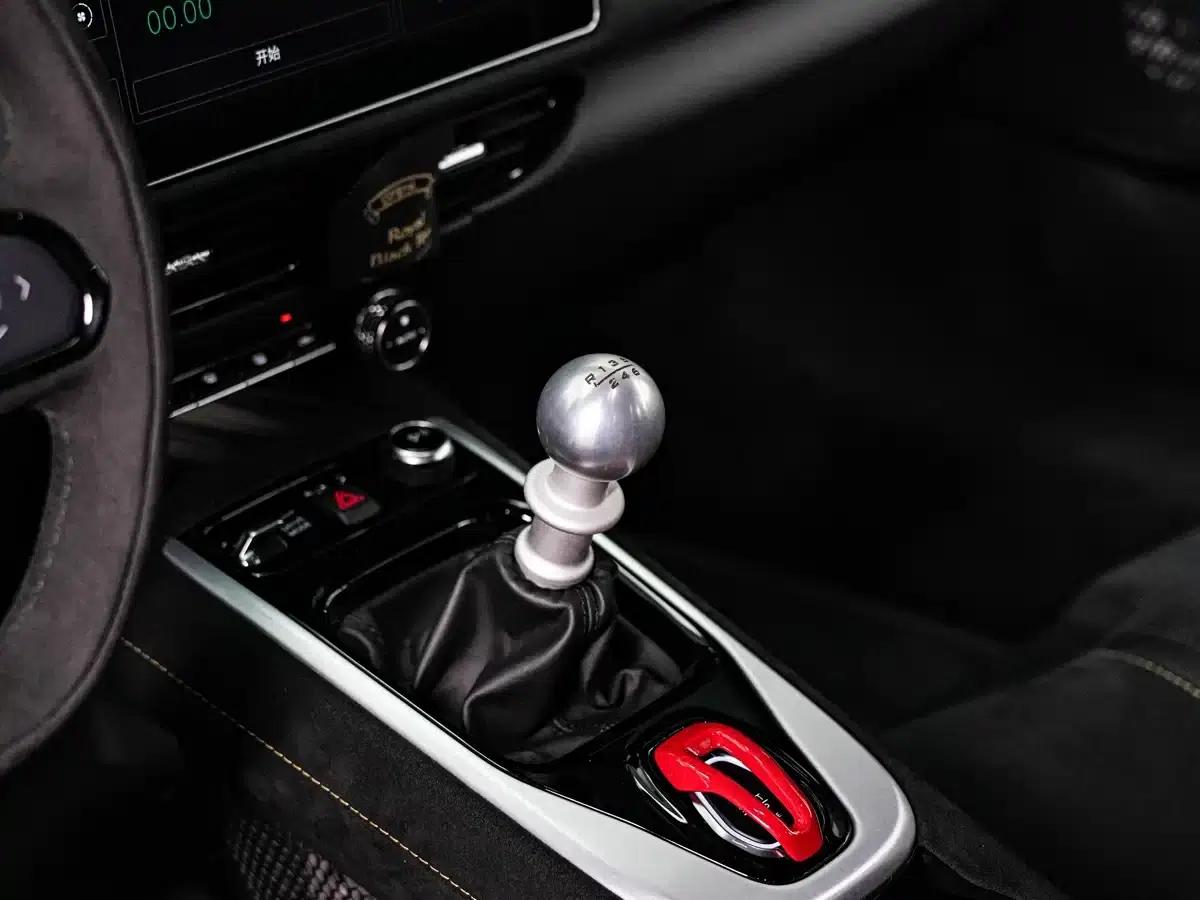 2022 EMIRA 3.5T V6 Manual First Edition — миниатюра 16