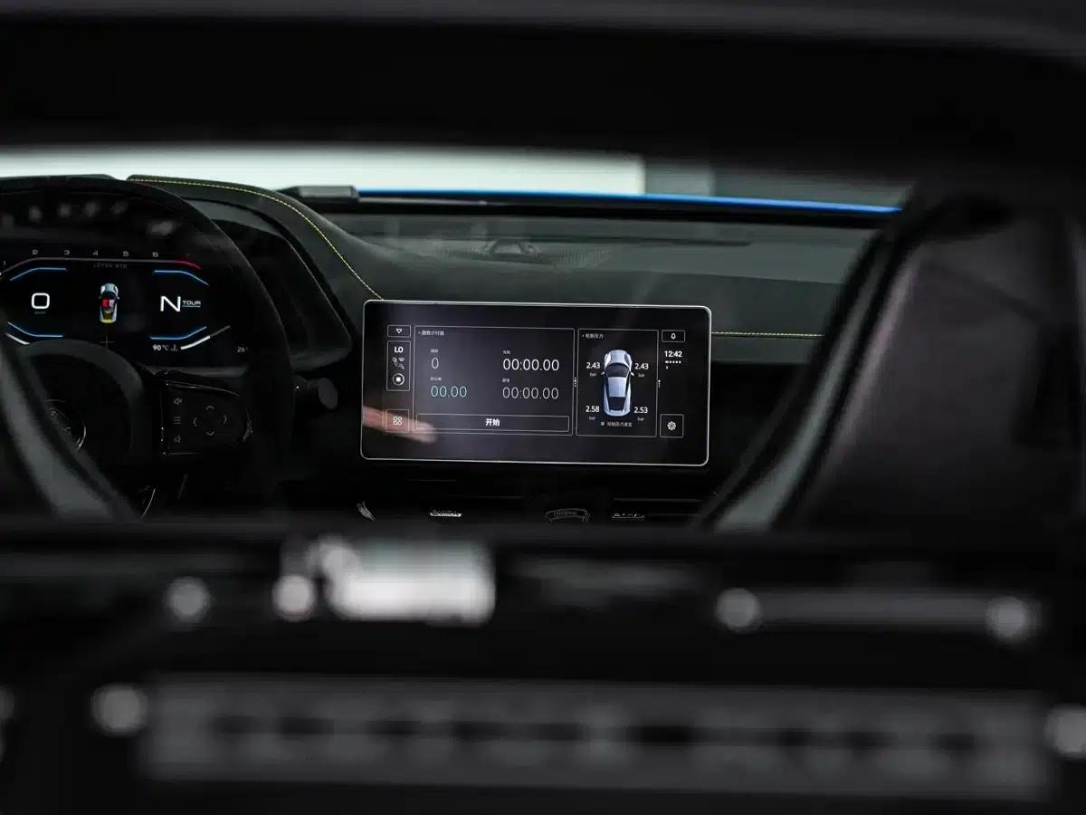 2022 EMIRA 3.5T V6 Manual First Edition — миниатюра 27