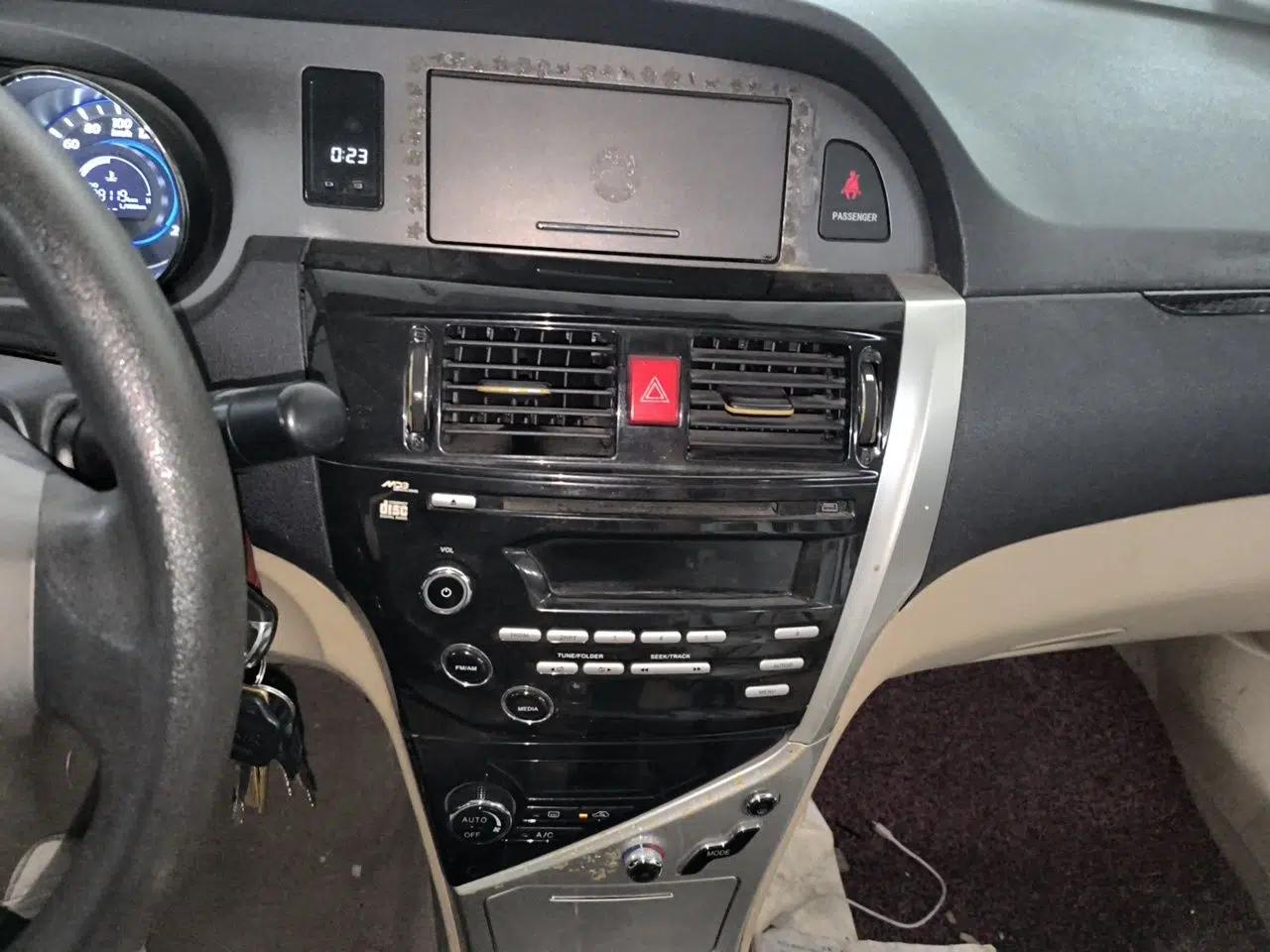Great Wall C30 2013 1.5L Manual Luxury Model — миниатюра 13
