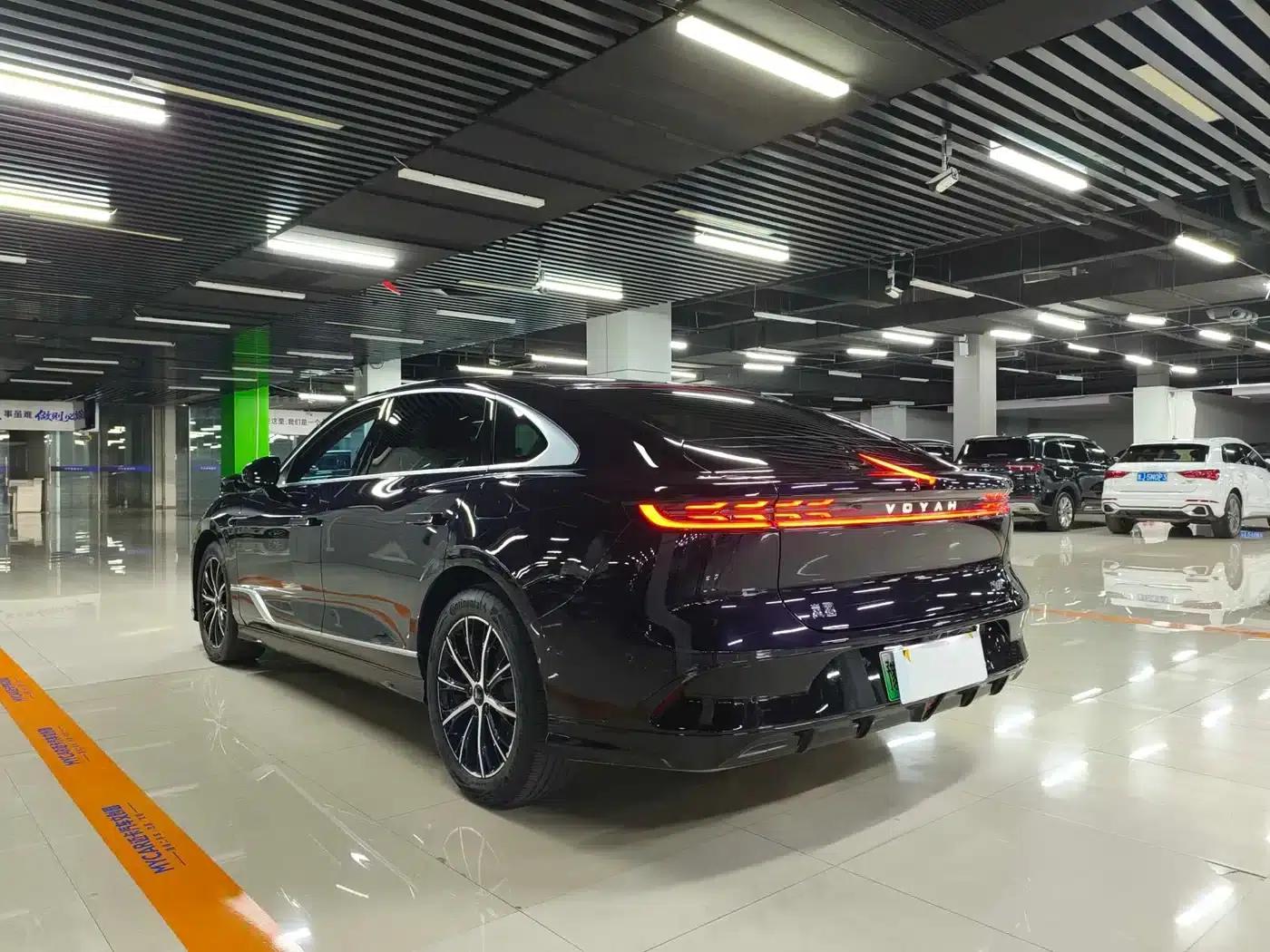Voyah Chase Light 2024 PHEV AWD Extended Range Executive Edition — миниатюра 16