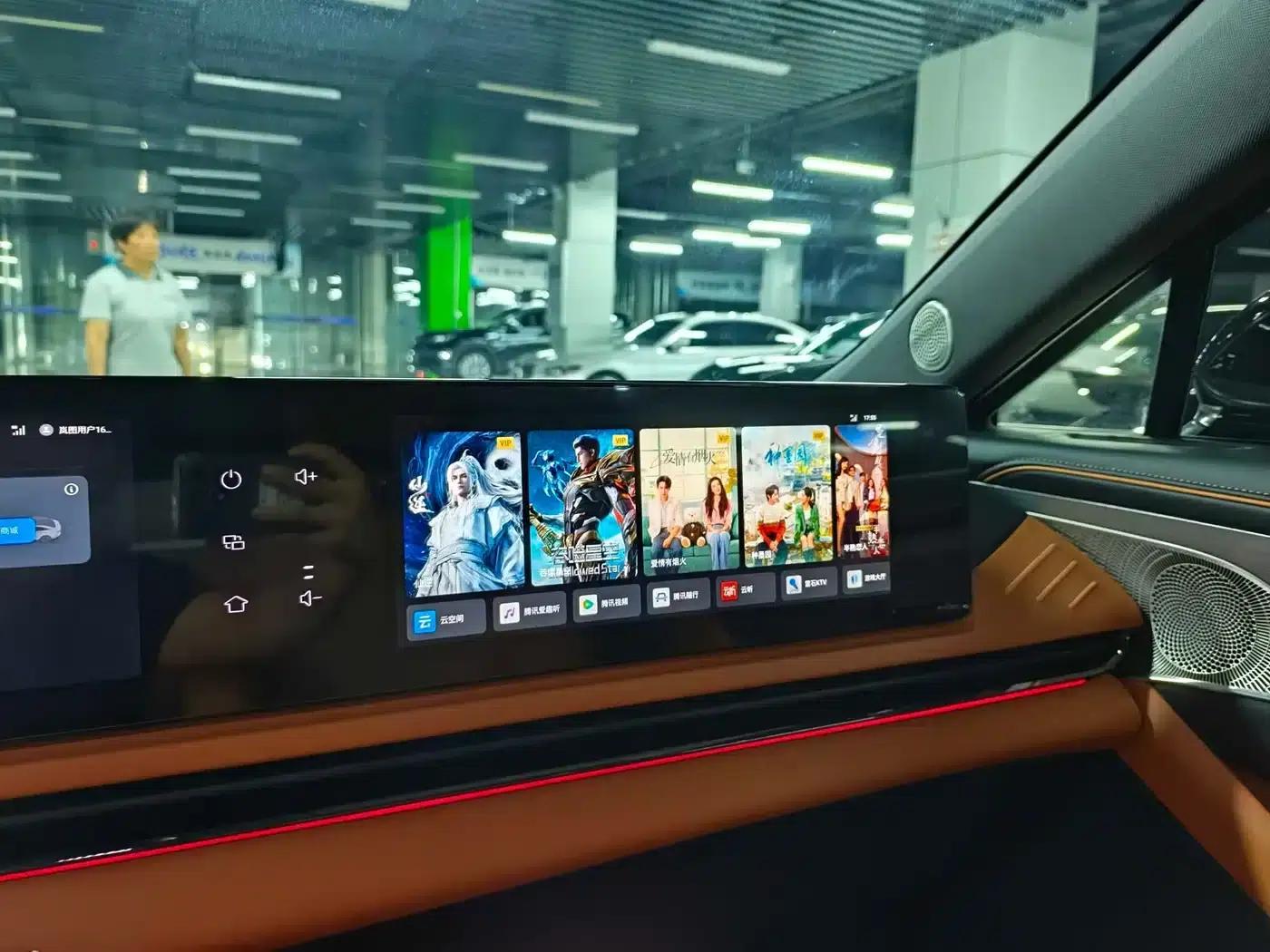 Voyah Chase Light 2024 PHEV AWD Extended Range Executive Edition — миниатюра 10