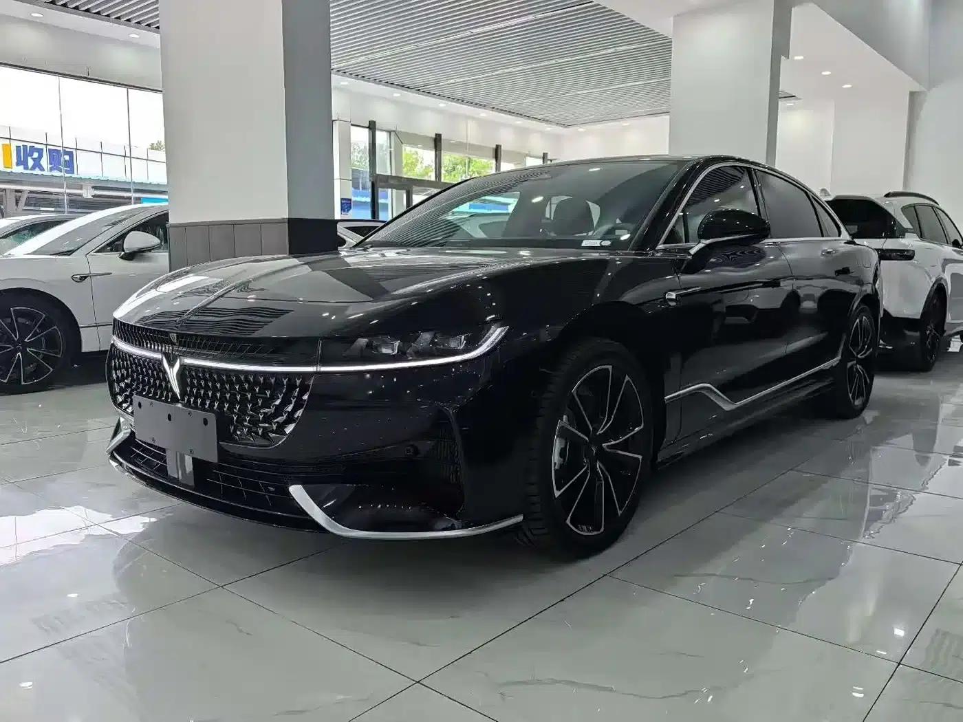 Voyah Chasing the Light 2024 PHEV AWD Long Range Flagship Edition — миниатюра 1