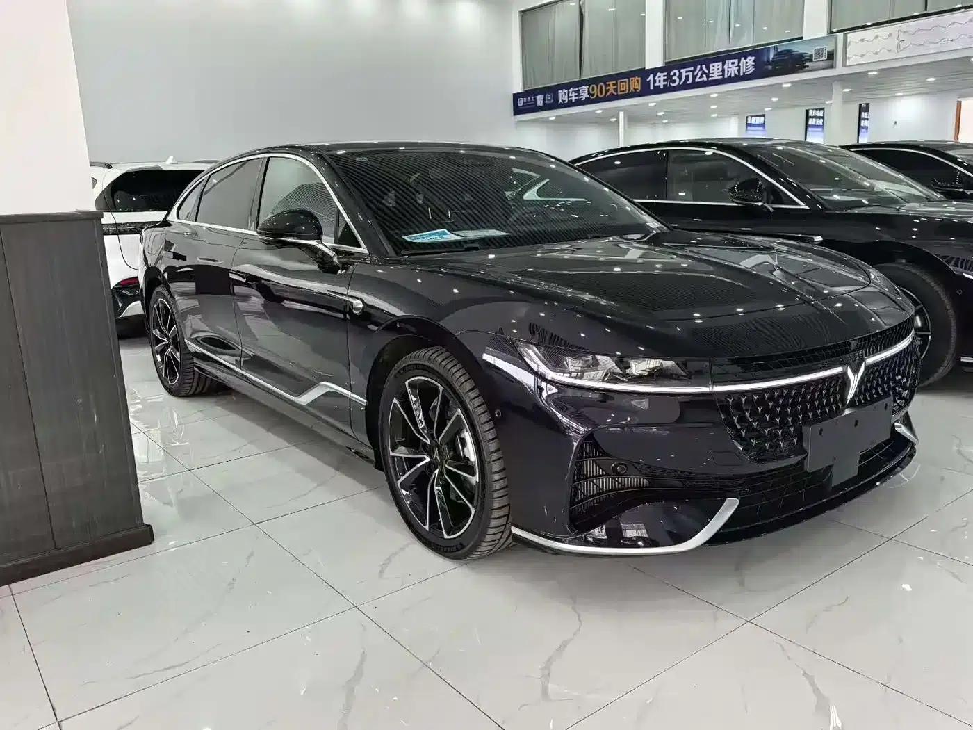 Voyah Chasing the Light 2024 PHEV AWD Long Range Flagship Edition — миниатюра 3