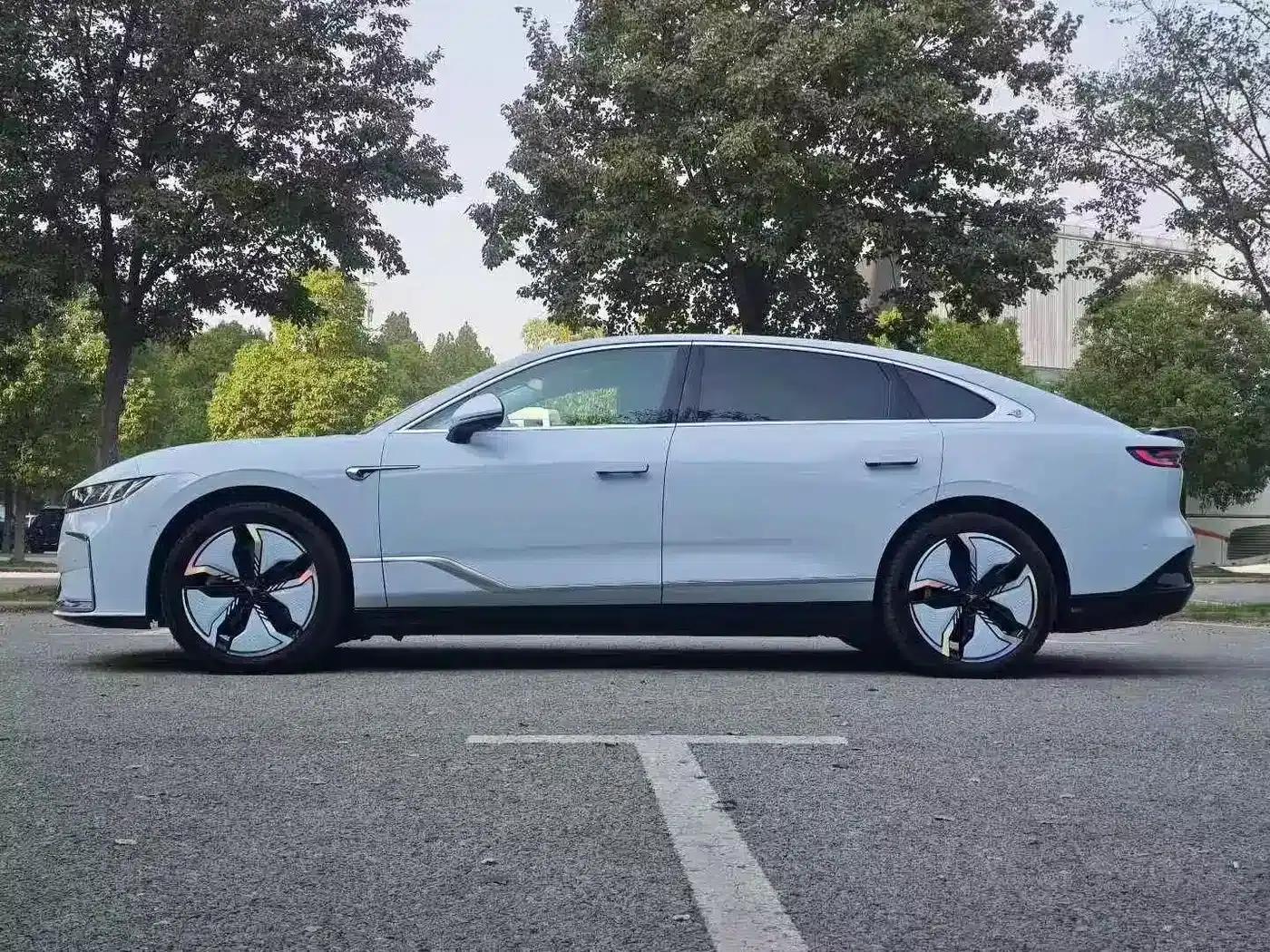 Voyah Chasing Light 2023 AWD Flagship Edition — миниатюра 7