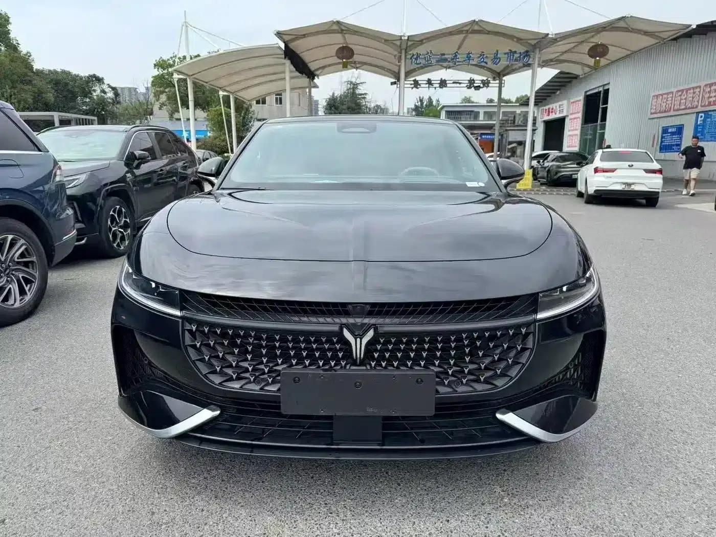 Voyah Chasing the Light 2024 PHEV AWD Long Range Flagship Edition — миниатюра 2