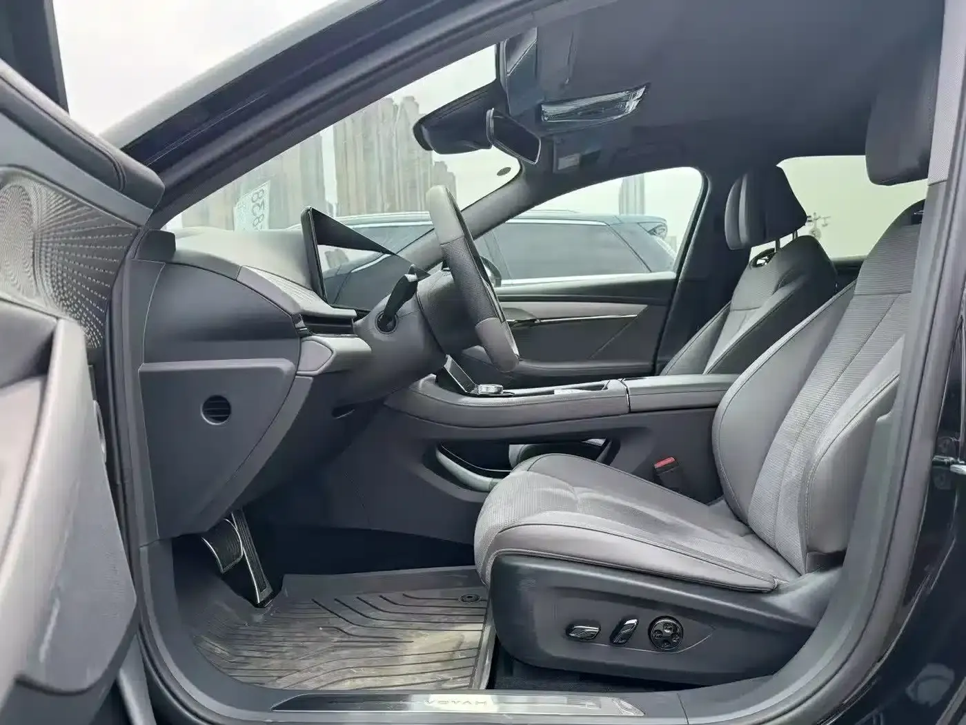 Voyah Chasing the Light 2024 PHEV AWD Long Range Flagship Edition — миниатюра 4
