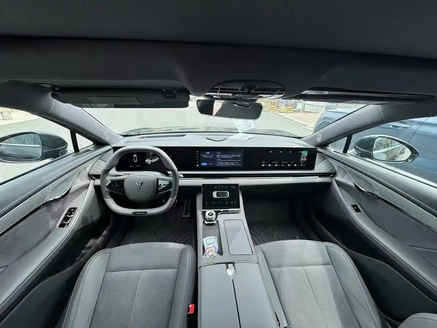 Voyah Chasing the Light 2024 PHEV AWD Long Range Flagship Edition — миниатюра 5