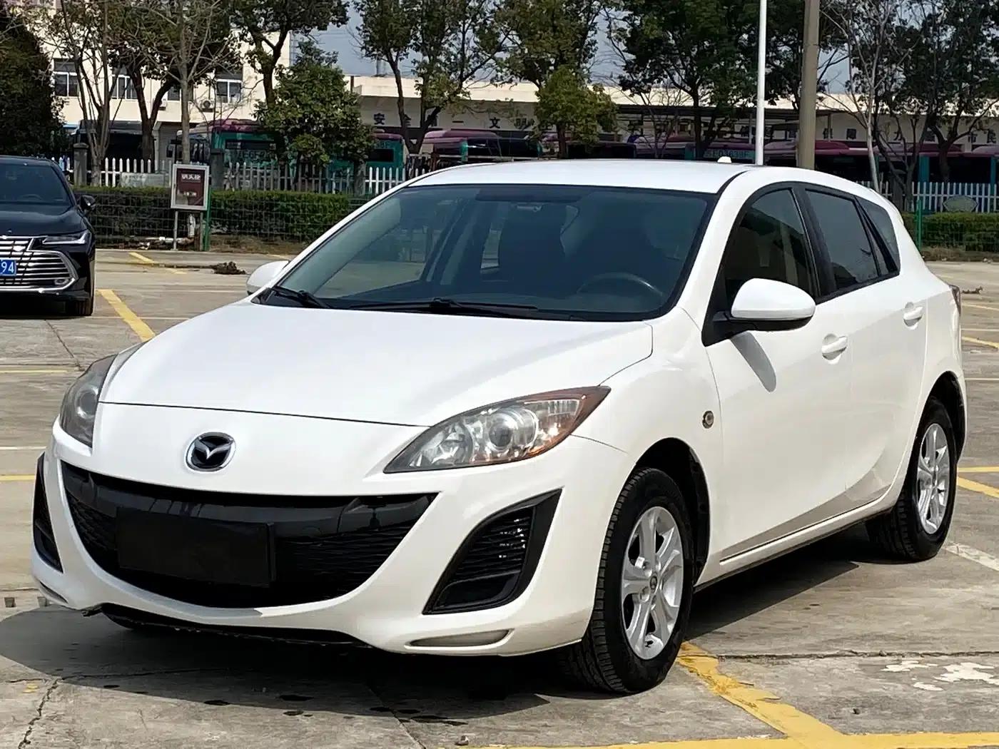 Mazda3 Axela 2012 Hatchback 1.6L Manual Comfort — миниатюра 1