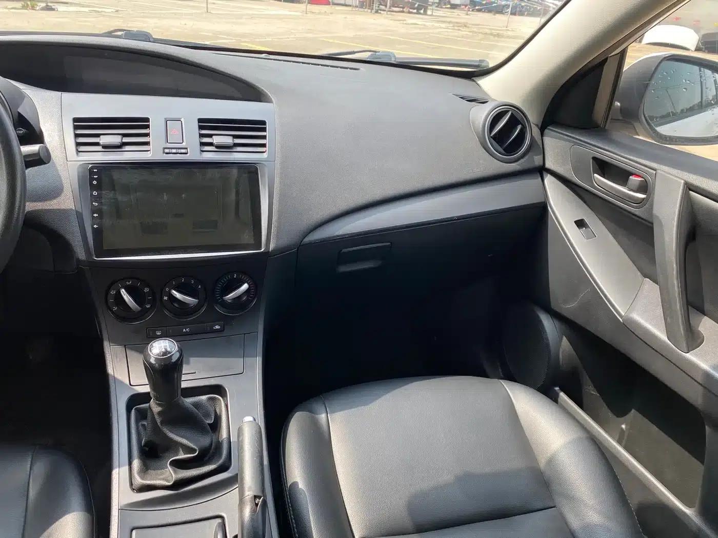 Mazda3 Axela 2012 Hatchback 1.6L Manual Comfort — миниатюра 12